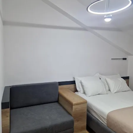 Lumi I Bardhe & Restaurant فندق Kuc (Vlore)