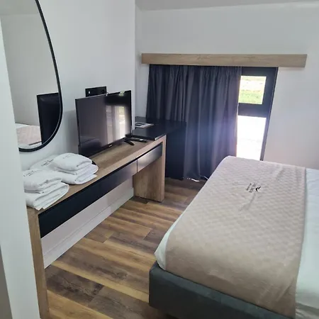 Lumi I Bardhe & Restaurant Kuc (Vlore)