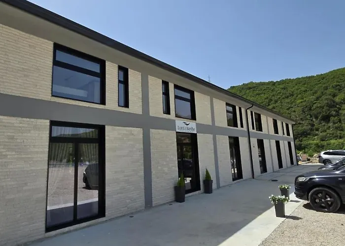 Hotell Lumi I Bardhe & Restaurant 4*