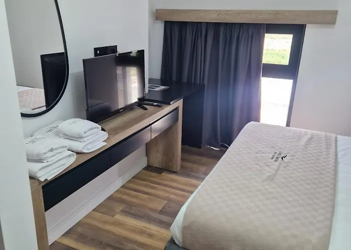 Lumi I Bardhe & Restaurant Kuc (Vlore)