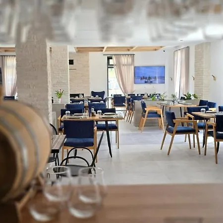 Lumi I Bardhe & Restaurant ホテル