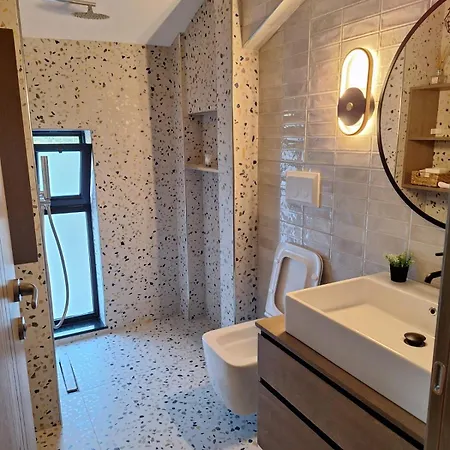 Hotel Lumi I Bardhe & Restaurant Kuc (Vlore)