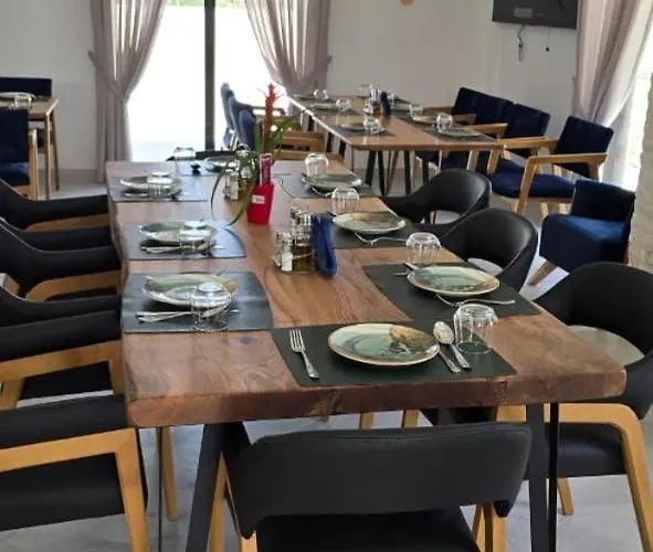 Lumi I Bardhe & Restaurant Hotel 4*